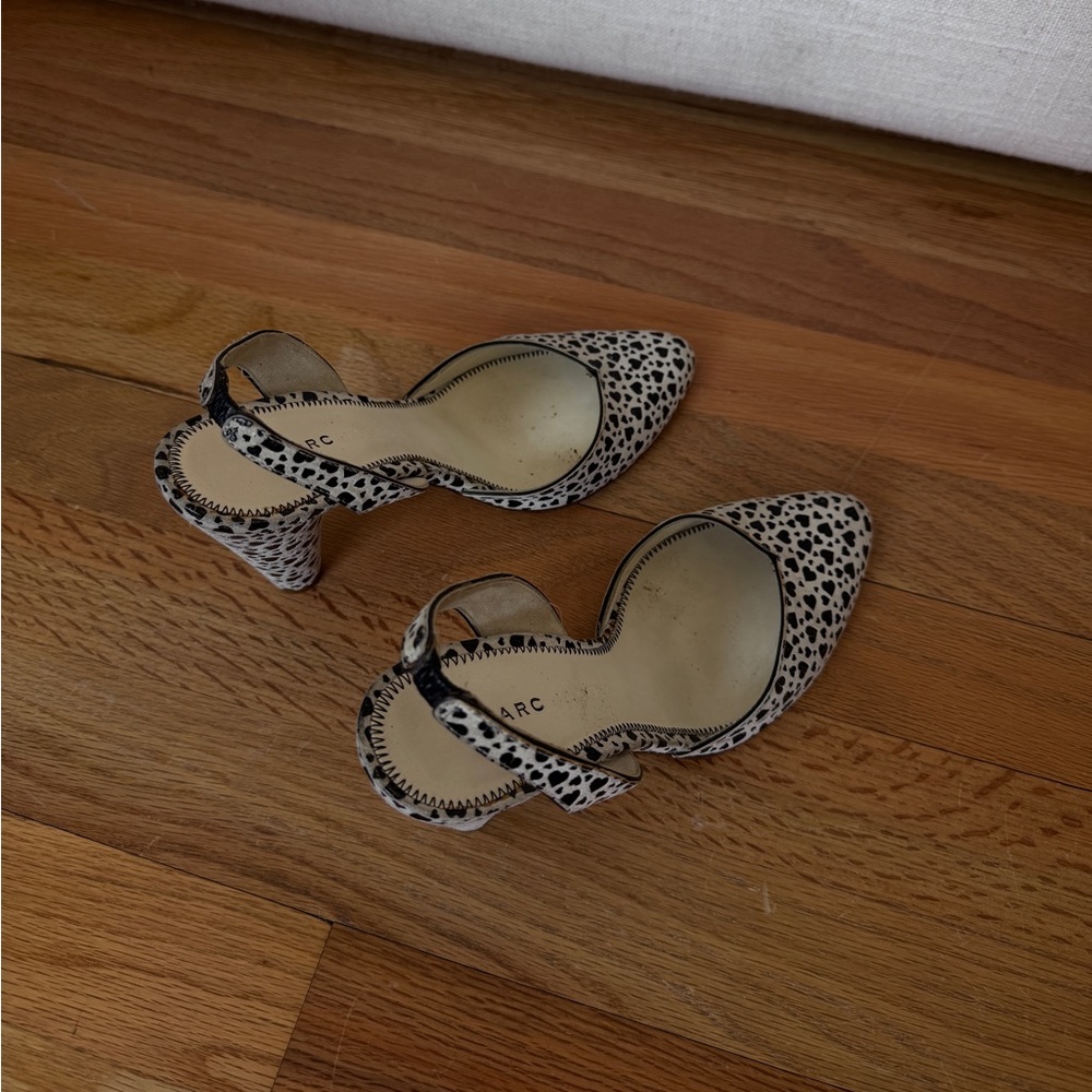 Marc Jacobs Black  Heart‎ Print Slingback
Heels Pump Size 36 - Picture 2 of 6